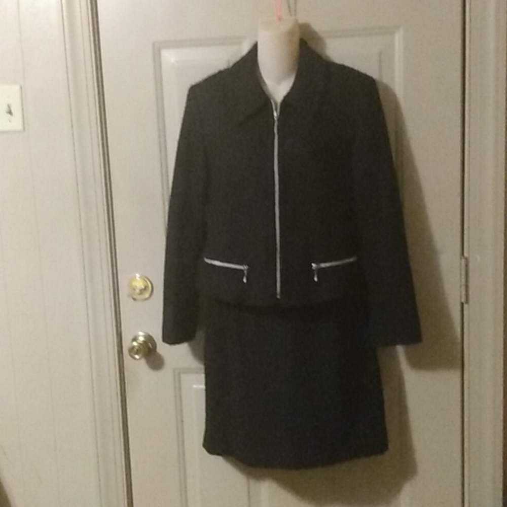 Vtg 90s Jones new york black boucle suit